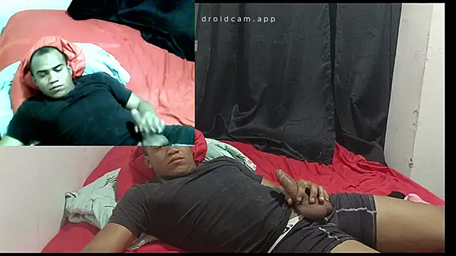 Snapshot of elimore24 chatting on 11-21-25, 02:32 elimore24 online show from 11-21-25, 02:32