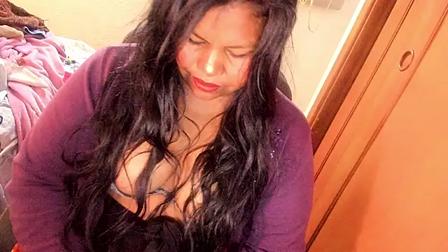 Snapshot of ebonycamelia chatting on 06-09-26, 06:19 ebonycamelia online show from 06-09-26, 06:19
