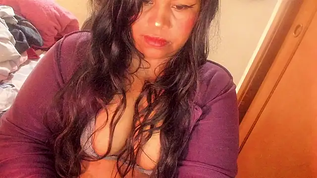 Snapshot of ebonycamelia chatting on 06-19-26, 07:28 ebonycamelia online show from 06-19-26, 07:28