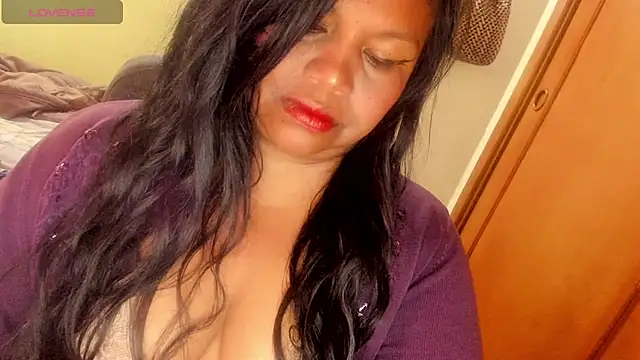 Snapshot of ebonycamelia chatting on 07-20-26, 08:22 ebonycamelia online show from 07-20-26, 08:22