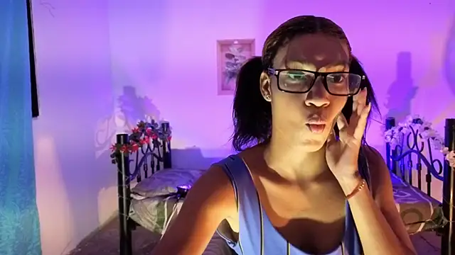 ginebra-n18 online show from 11-30-25, 03:21