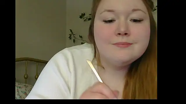 Snapshot of Lilah_Sweet chatting on 06-15-26, 07:49 Lilah Sweet online show from 06-15-26, 07:49