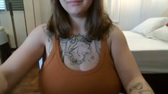 Snapshot of xxxluana chatting on 12-18-25, 02:12 xxxluana online show from 12-18-25, 02:12