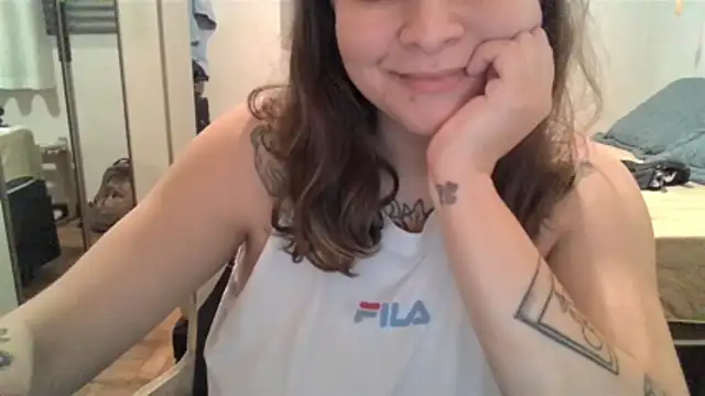 Snapshot of xxxluana chatting on 02-04-26, 02:50 xxxluana online show from 02-04-26, 02:50