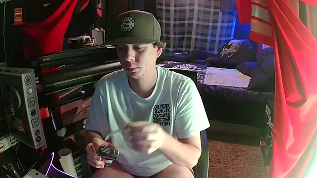 Snapshot of Bowerboi chatting on 12-01-25, 10:48 Bowerboi online show from 12-01-25, 10:48