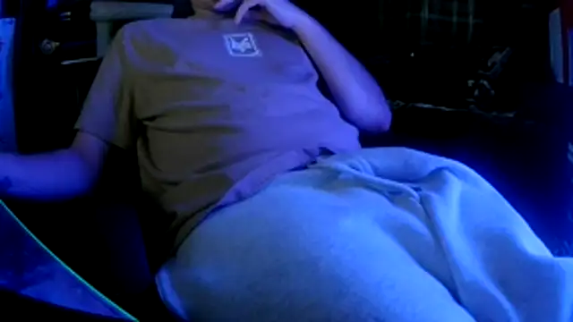 Snapshot of Bowerboi chatting on 12-13-25, 09:31 Bowerboi online show from 12-13-25, 09:31