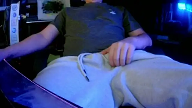 Snapshot of Bowerboi chatting on 12-18-25, 07:14 Bowerboi online show from 12-18-25, 07:14