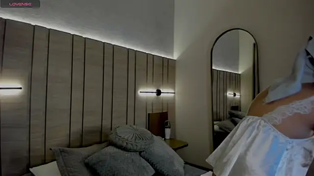 Zoe Mendez online show from 11-27-25, 03:30