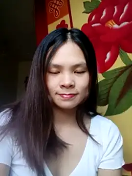 quynhquynh  online show from 11-21-25, 05:28