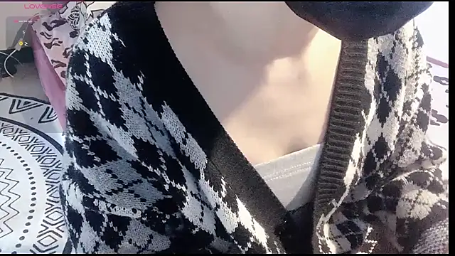 coco-jiang online show from 12-15-25, 05:12