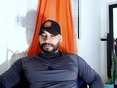 Snapshot of musclehetero chatting on 06-06-26, 06:40 musclehetero online show from 06-06-26, 06:40