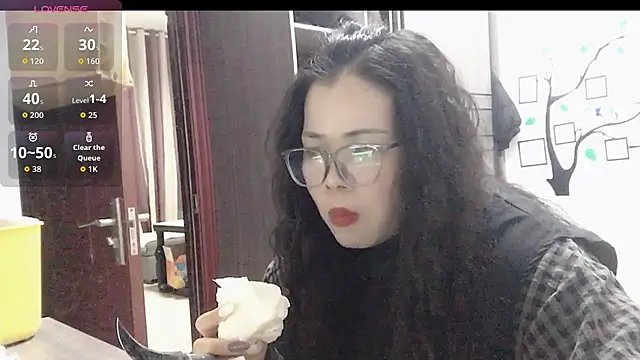 Huahua3187 online show from 11-26-25, 10:38