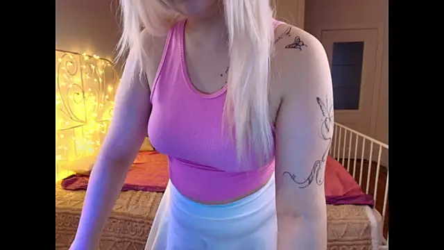 Snapshot of angelicaya chatting on 11-27-25, 04:36 angelicaya online show from 11-27-25, 04:36