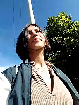 Zoe addiction online show from 12-01-25, 02:00