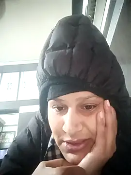 Ariana101 online show from 11-30-25, 07:12