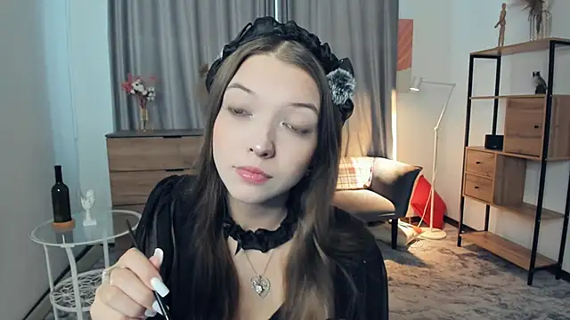 Snapshot of SalliePrutt chatting on 12-14-25, 07:36 SalliePrutt online show from 12-14-25, 07:36