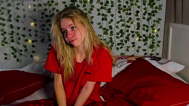 Snapshot of Cute_Beautiful_Princess chatting on 11-27-25, 10:45 Cute Beautiful Princess online show from 11-27-25, 10:45