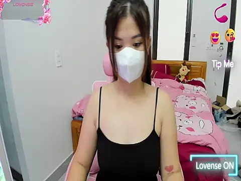 Snapshot of SUSU_chubby chatting on 12-04-25, 10:02 SUSU chubby online show from 12-04-25, 10:02