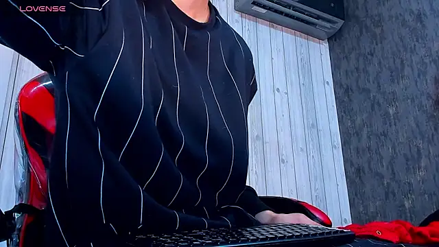 yeikoox online show from 11-28-25, 03:20