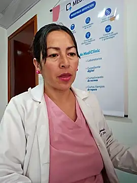 JustSamantha  online show from 04-18-26, 07:07