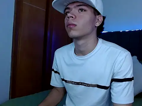 Snapshot of Lincon_Ale chatting on 11-29-25, 07:28 Lincon Ale online show from 11-29-25, 07:28