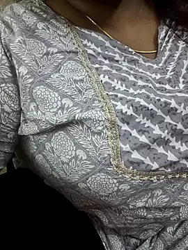 Snapshot of mamtha-tamil chatting on 11-21-25, 02:05 mamtha-tamil online show from 11-21-25, 02:05