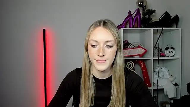 EvelynBlond online show from 04-27-26, 12:36