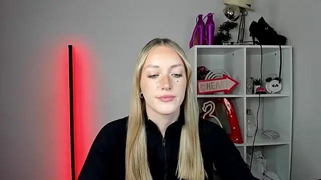 EvelynBlond online show from 06-01-26, 12:40