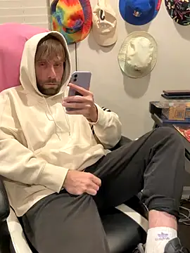 Snapshot of strippingmale1 chatting on 11-29-25, 04:04 strippingmale1 online show from 11-29-25, 04:04