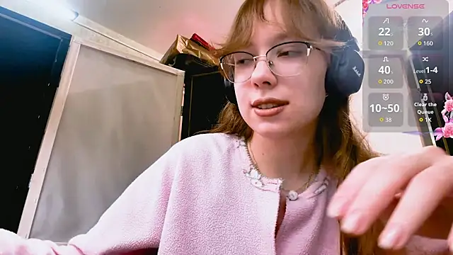 LouettaTornese online show from 11-28-25, 08:17