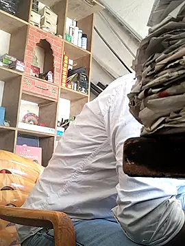 Snapshot of Roy___121 chatting on 01-14-26, 05:57 Roy 121 online show from 01-14-26, 05:57