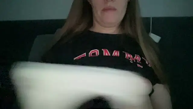 alisa kitcat online show from 12-15-25, 05:23