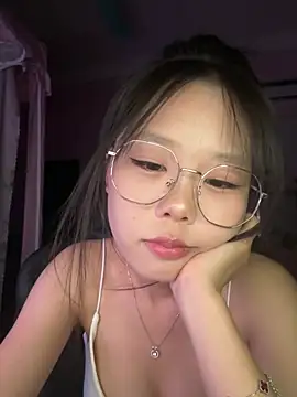 Kiee-lee online show from 06-25-26, 04:33
