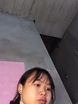 Snapshot of dovia-ba chatting on 12-15-25, 12:59 dovia-ba online show from 12-15-25, 12:59