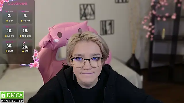 Megan Lora online show from 11-23-25, 01:49