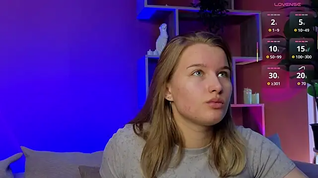 ImiMonroe online show from 05-17-26, 04:32