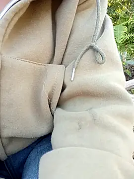 susie min online show from 11-22-25, 08:46