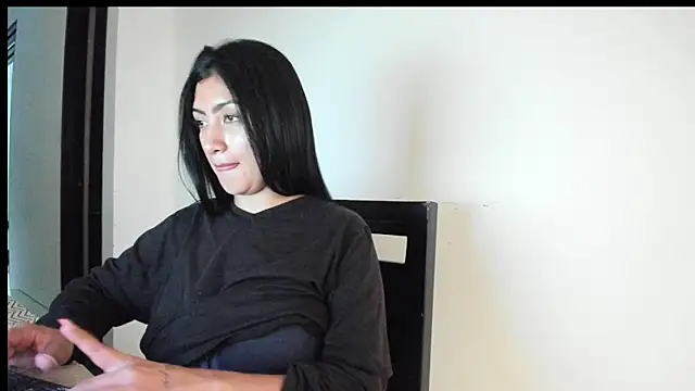 Snapshot of miabelmonte chatting on 11-27-25, 05:15 miabelmonte online show from 11-27-25, 05:15