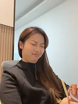 Snapshot of GYYoo chatting on 11-27-25, 05:31 GYYoo online show from 11-27-25, 05:31