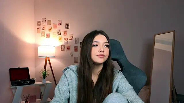 Snapshot of Vexorine chatting on 02-12-26, 08:04 Vexorine online show from 02-12-26, 08:04