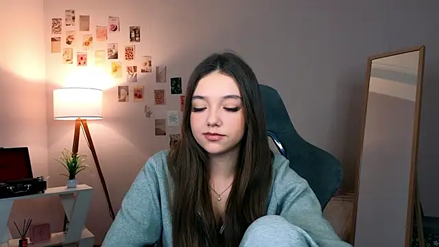 Snapshot of Vexorine chatting on 02-13-26, 08:05 Vexorine online show from 02-13-26, 08:05