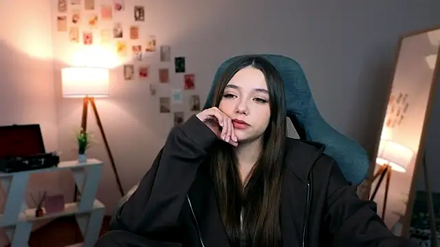 Snapshot of Vexorine chatting on 02-20-26, 07:47 Vexorine online show from 02-20-26, 07:47