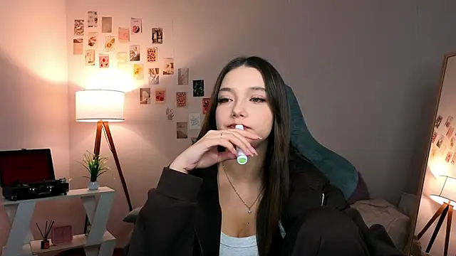 Snapshot of Vexorine chatting on 02-23-26, 07:22 Vexorine online show from 02-23-26, 07:22