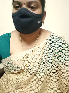 Snapshot of Paru_Tamil_Ponnu chatting on 12-18-25, 06:14 Paru Tamil Ponnu online show from 12-18-25, 06:14