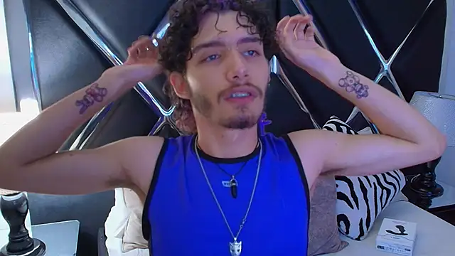 Snapshot of JojoBraando chatting on 01-10-26, 11:45 JojoBraando online show from 01-10-26, 11:45