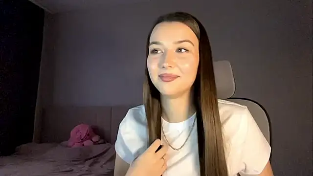 Annie SmiIe online show from 11-24-25, 10:15