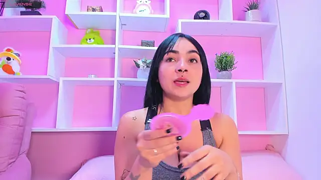 Snapshot of kittyMelvis chatting on 12-02-25, 11:37 kittyMelvis online show from 12-02-25, 11:37