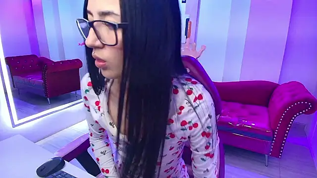 Emily andrews online show from 02-11-26, 07:19