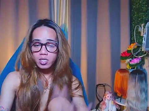 imadriana12 online show from 12-21-25, 05:42