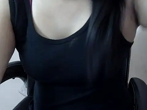 Snapshot of radhika_nar chatting on 11-28-25, 04:04 radhika nar online show from 11-28-25, 04:04